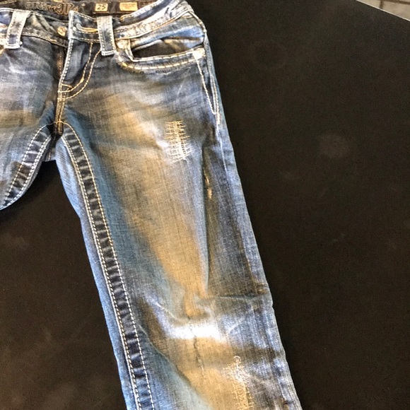 Too small - Picture 3 of 4